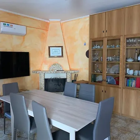 Roma E Mare Apartment *